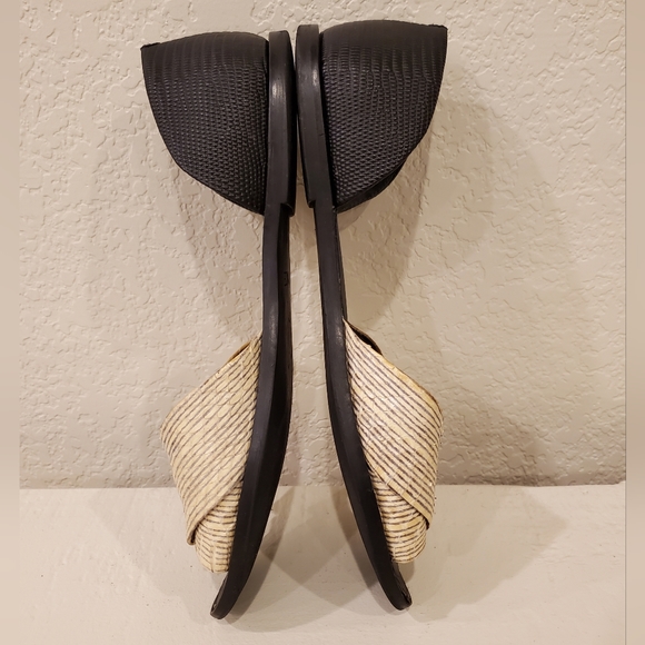 Vince "Ida" Sandals, Gold/Tan/Black, Open Toe, Croc Embossed, Size 8/8.5, EUC - Picture 7 of 15